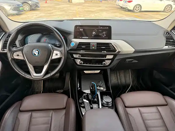 BMW iX3 2021