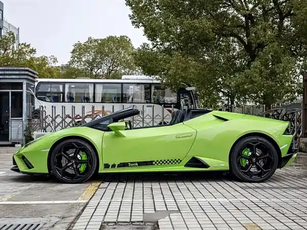 Lamborghini Huracan 2022