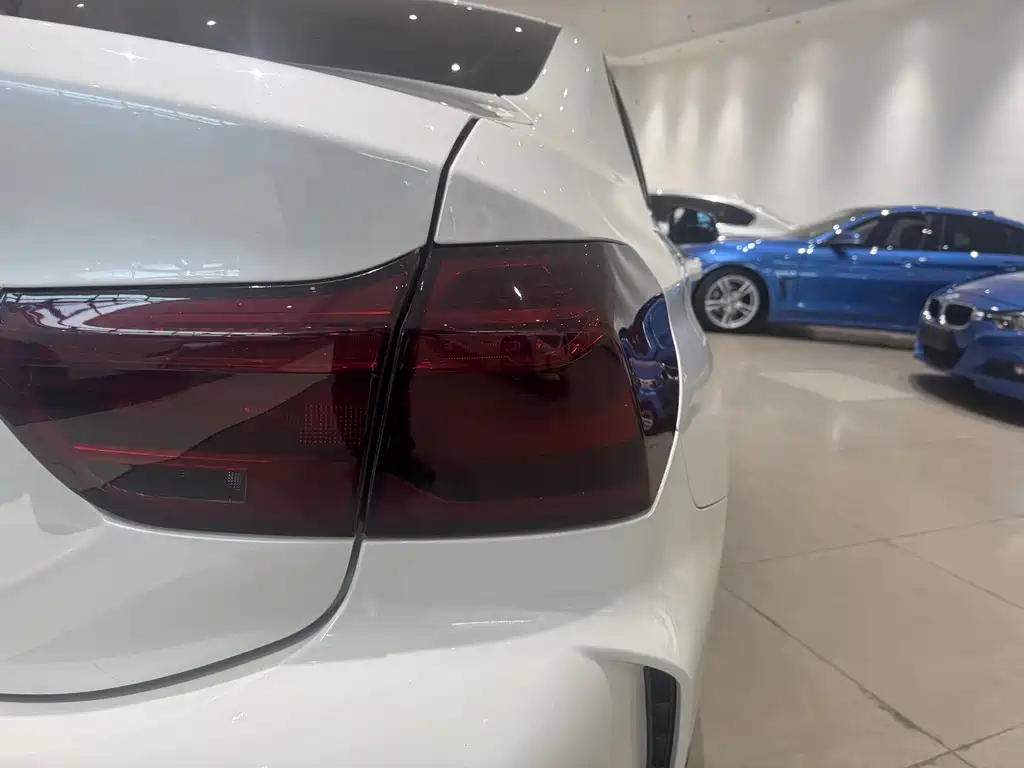 BMW 1 Series 2019 — фото 13