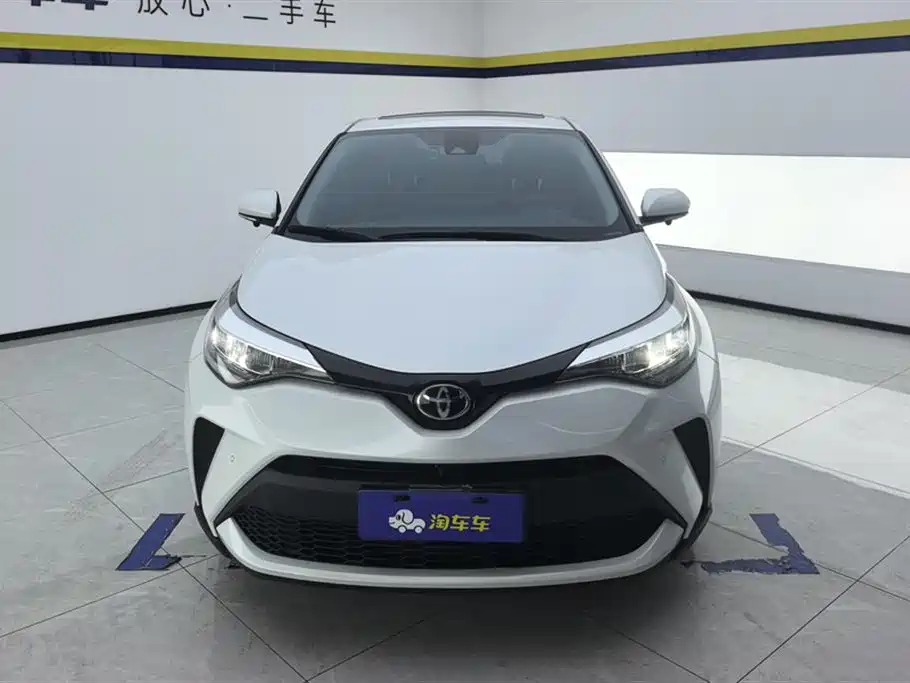 Toyota C-HR 2023 — фото 2