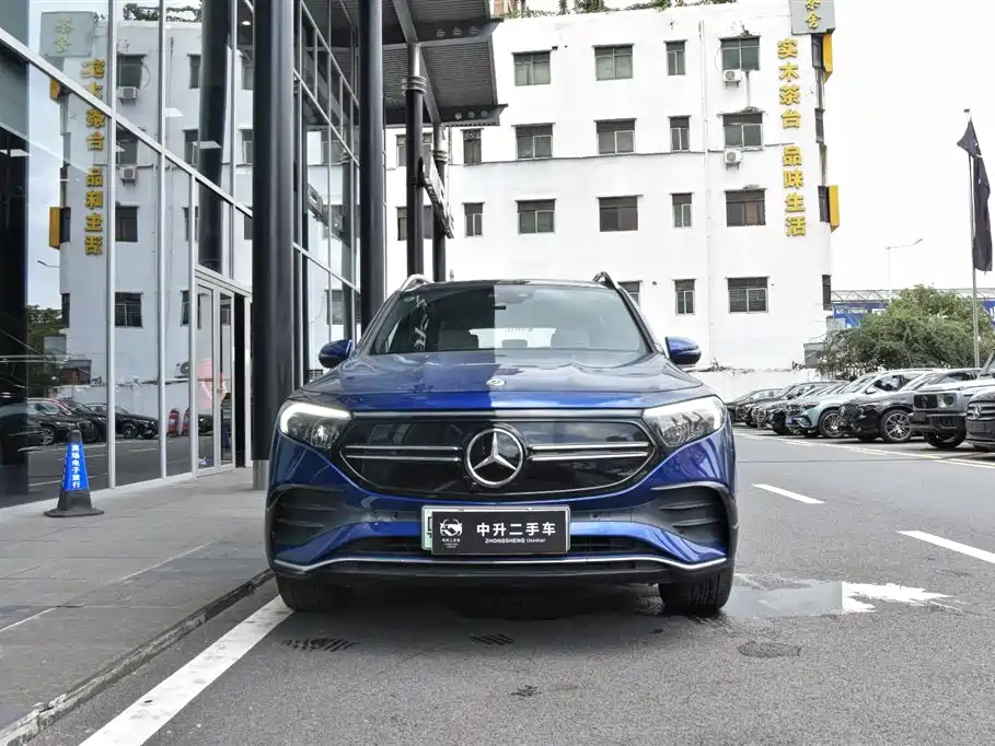 Mercedes-Benz EQB 2025