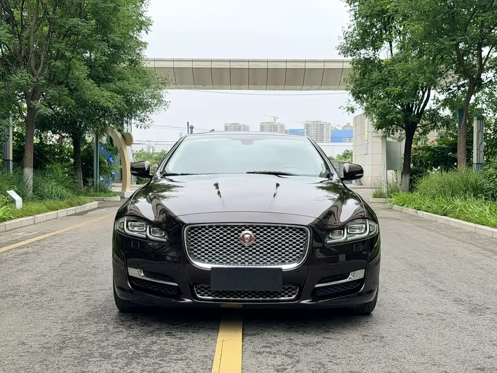 Jaguar XJ 2016
