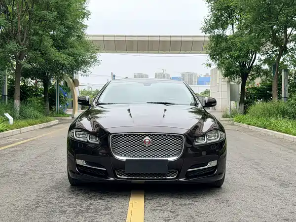 Jaguar XJ 2016