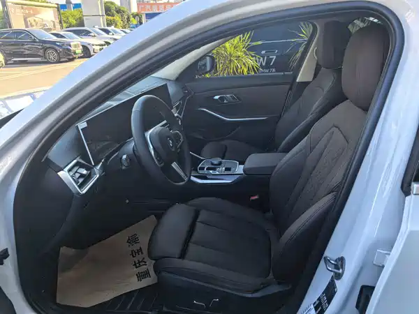 BMW i3 2024