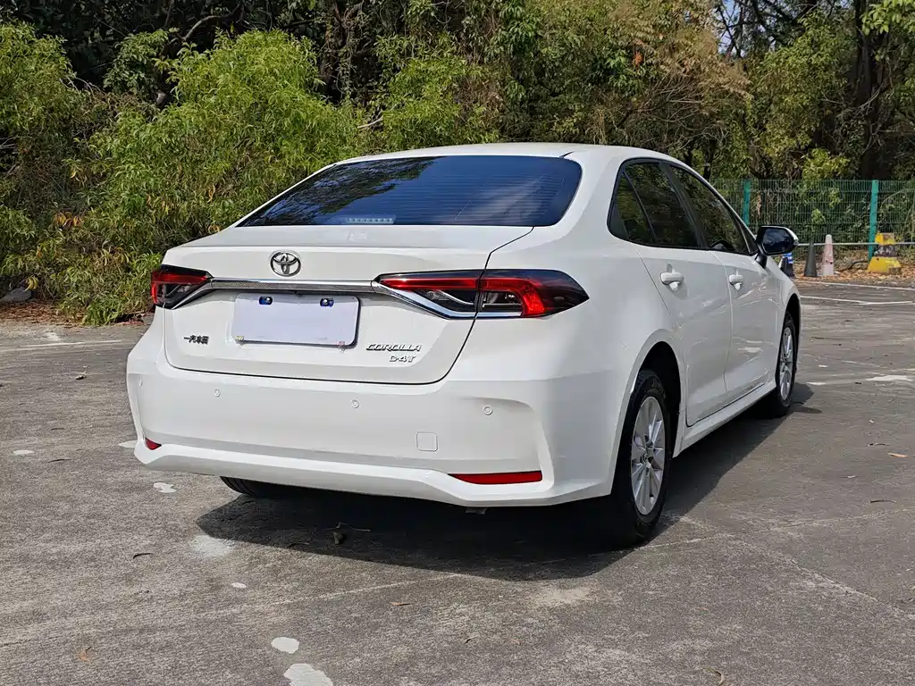 Toyota Corolla 2022 — фото 10