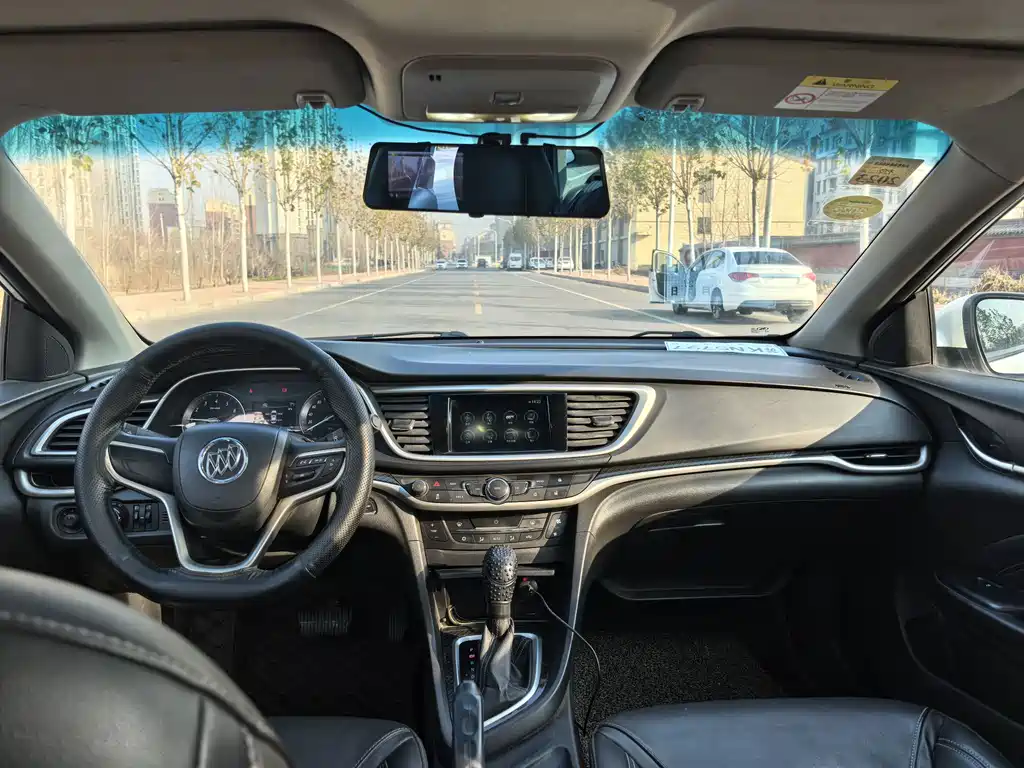Buick Excelle 2015 — фото 7