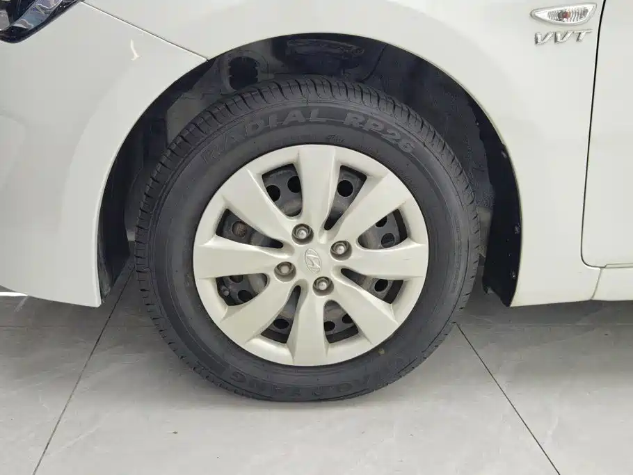 Hyundai Verna 2015