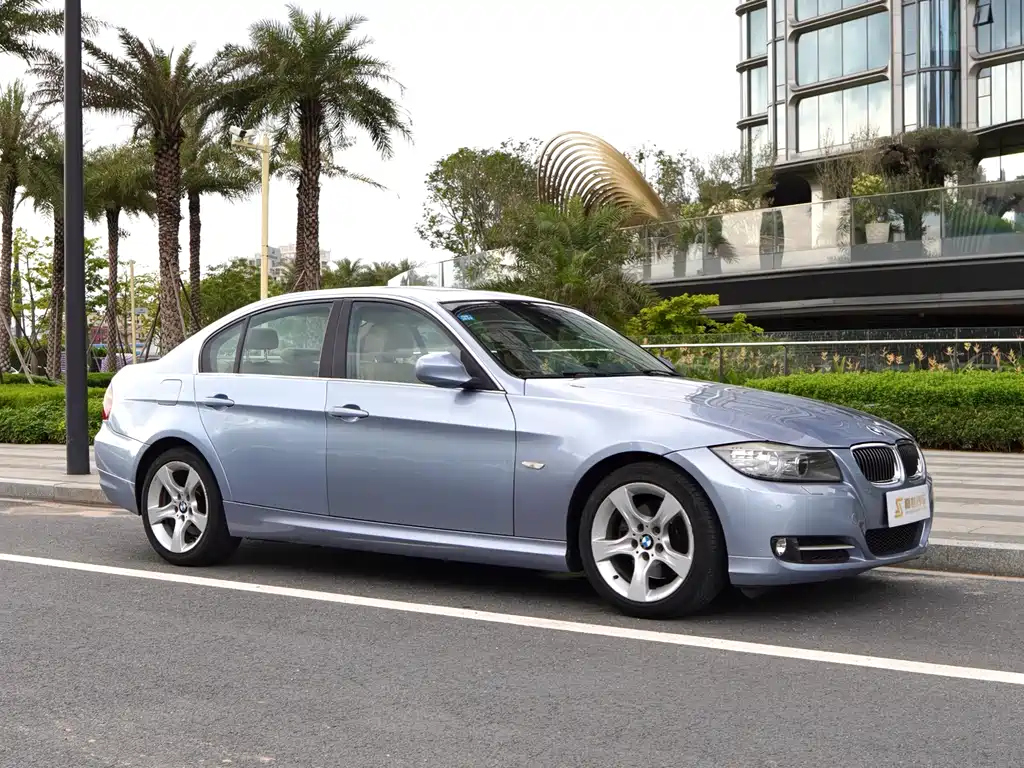 BMW 3 Series 2011 — фото 3