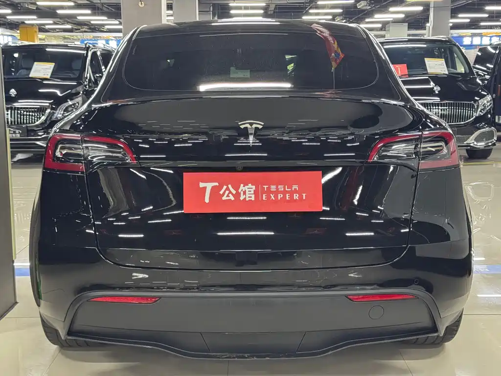 Tesla Model Y 2022 — фото 8