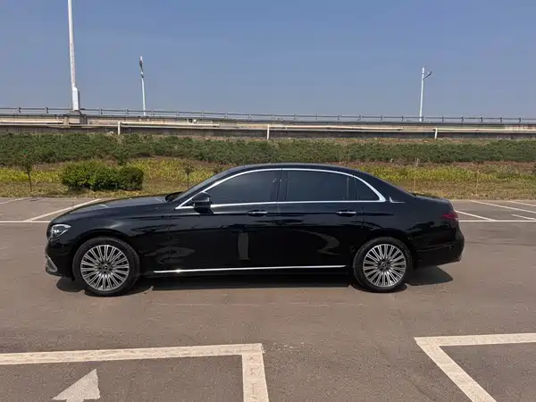 Mercedes-Benz E-Class 2023
