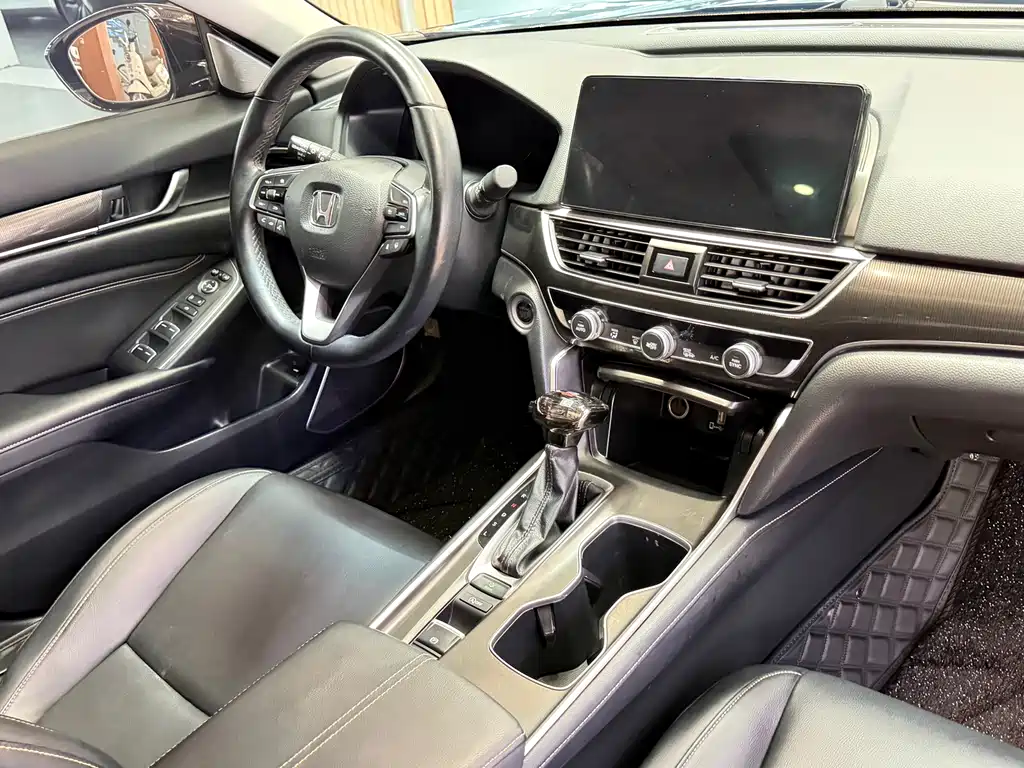 Honda Accord 2023 — фото 11
