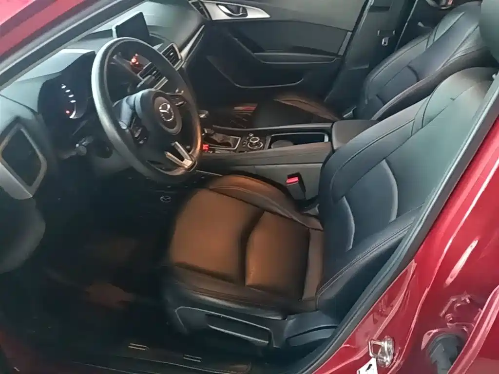 Mazda 3 Axela 2020 — фото 15