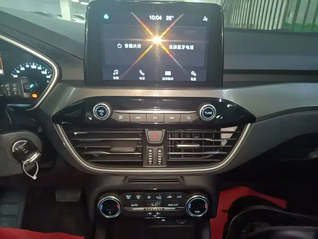 Ford Focus 2019 — фото 13