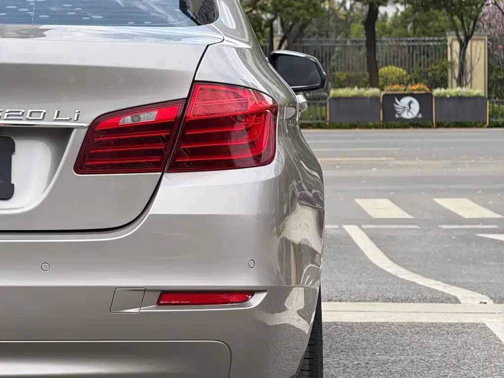 BMW 5 Series 2014 — фото 8