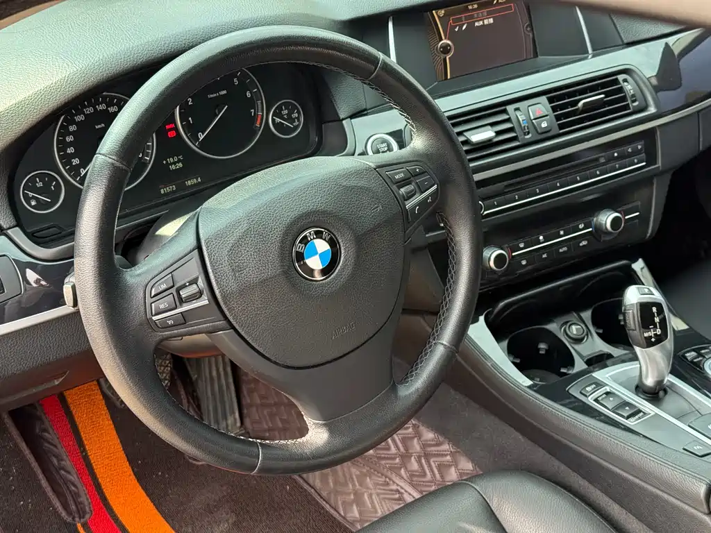 BMW 5 Series 2014 — фото 19