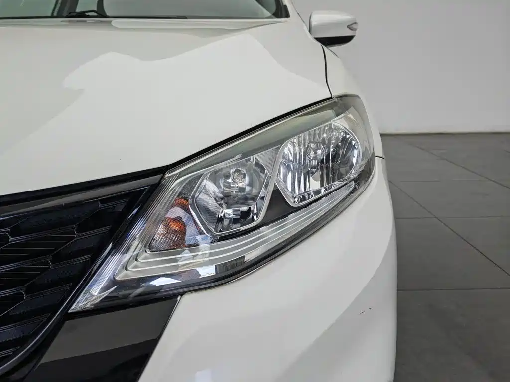 Nissan Tiida 2019