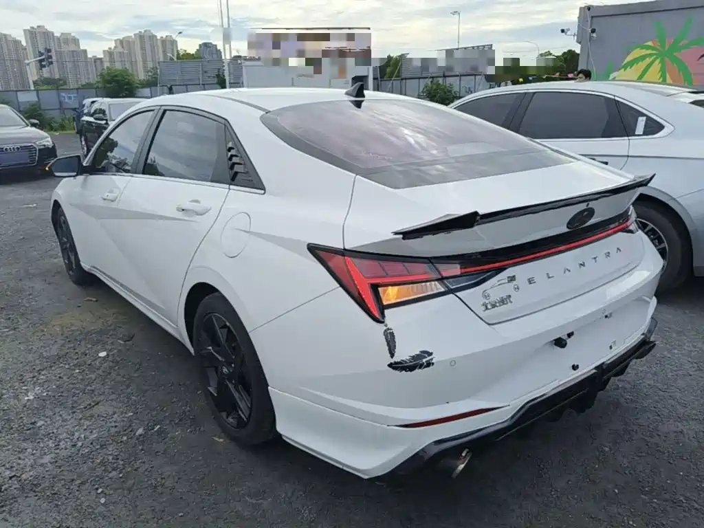 Hyundai Elantra 2021