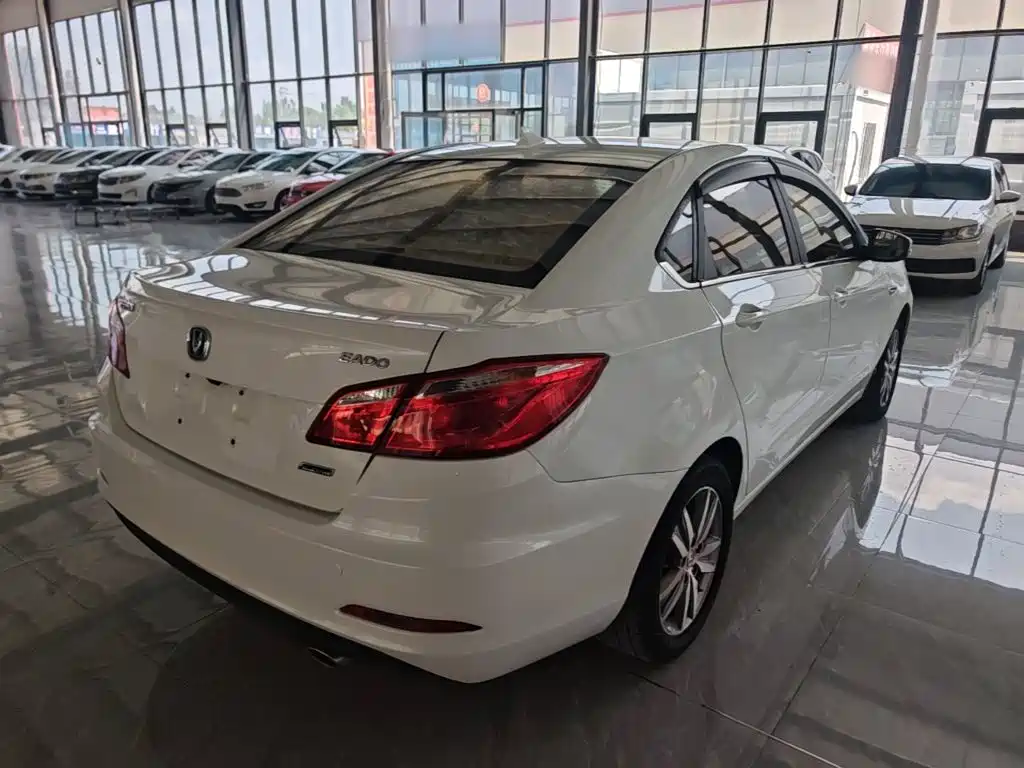 Changan Eado 2017 — фото 7