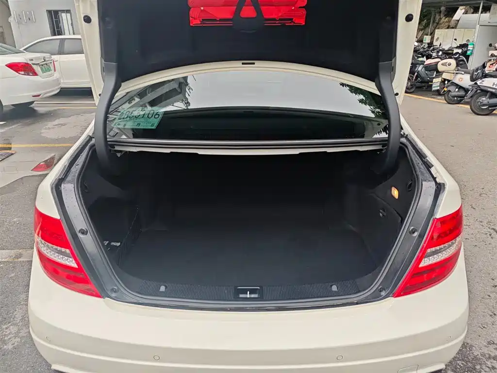 Mercedes-Benz C-Class 2014 — фото 17