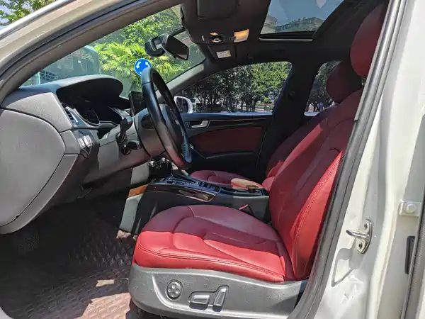 Audi A4L 2015