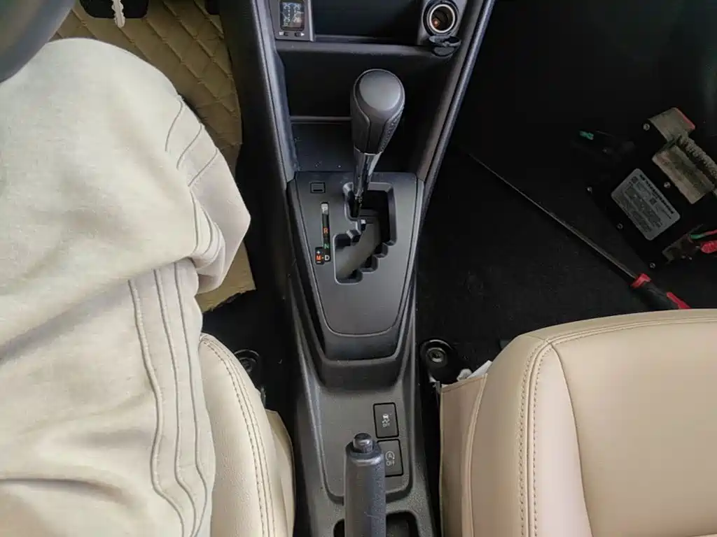 Toyota Yaris L 2018 — фото 14