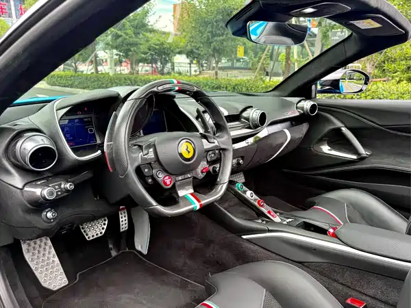 Ferrari 812 2023