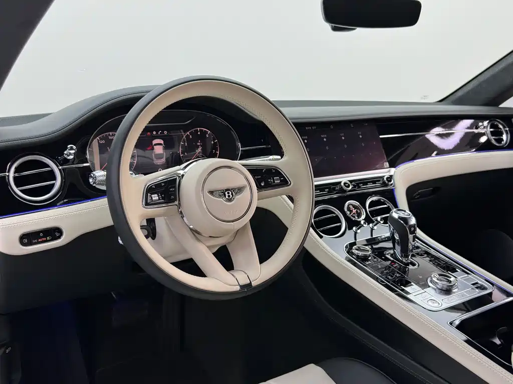 Bentley Continental 2021 — фото 15