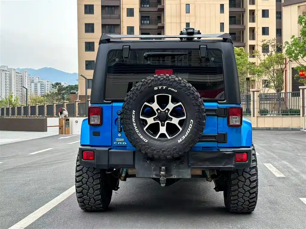 Jeep Wrangler 2016 — фото 5