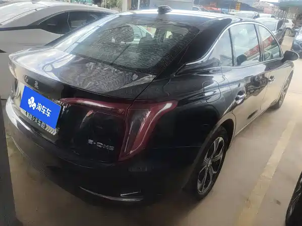 Hongqi E-QM5 2024