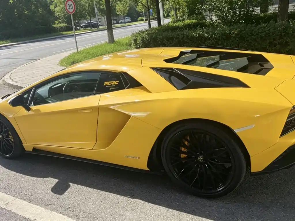 Lamborghini Aventador 2019