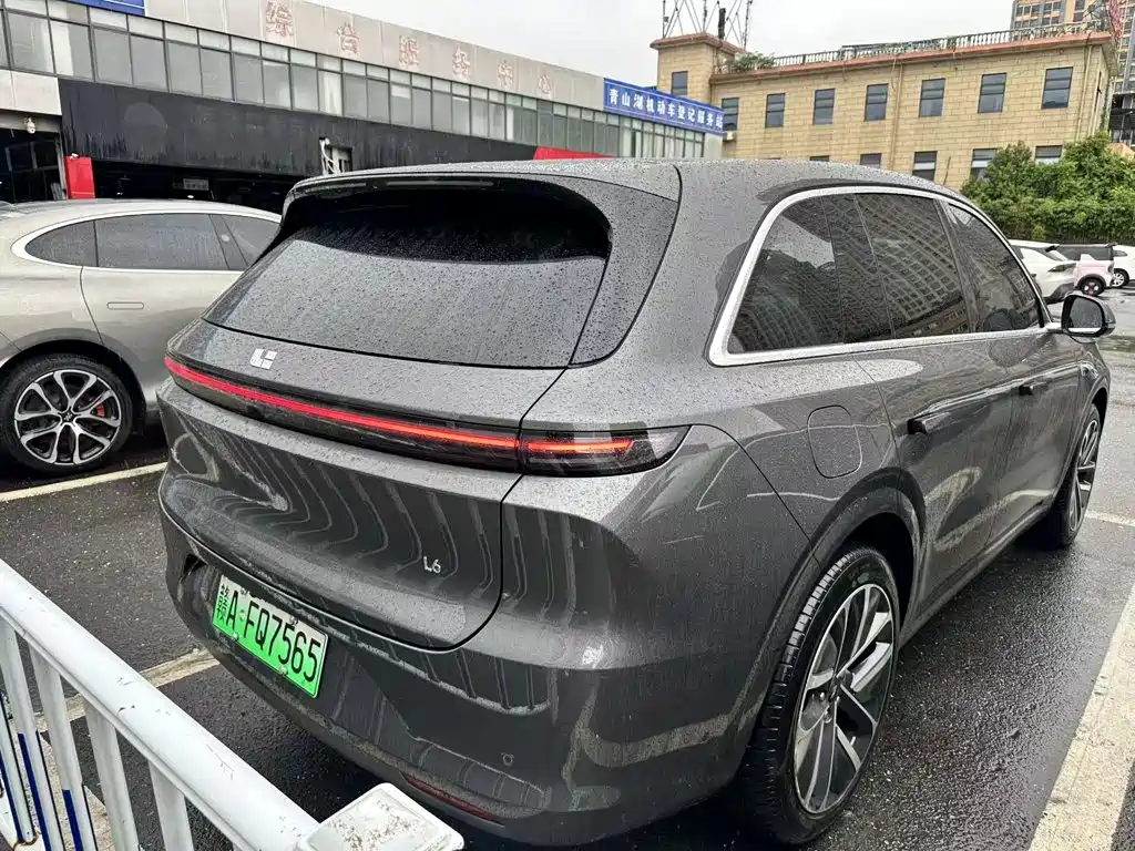 Li Auto Li L6 2025