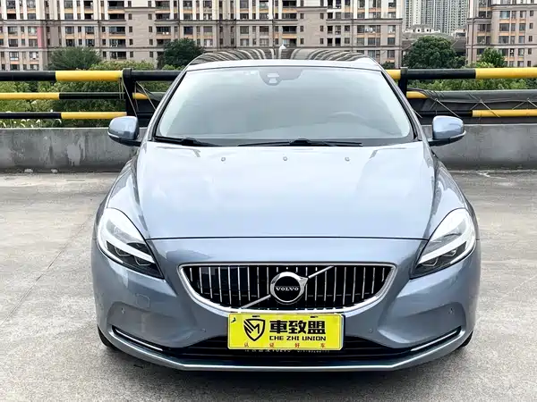 Volvo V40 2018