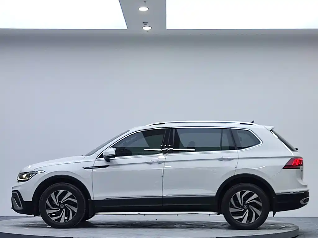 Volkswagen Tiguan L 2023