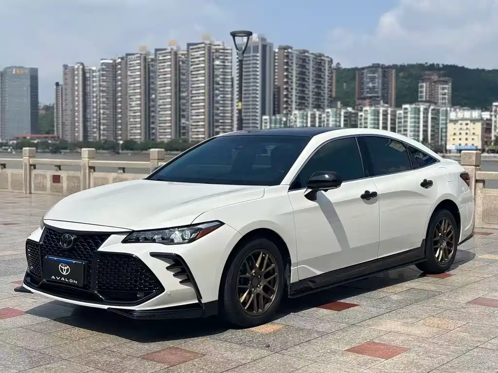 Toyota Avalon 2019 — фото 1