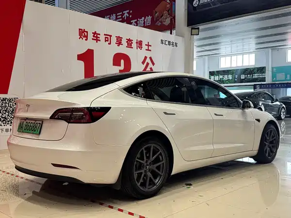 Tesla Model 3 2023