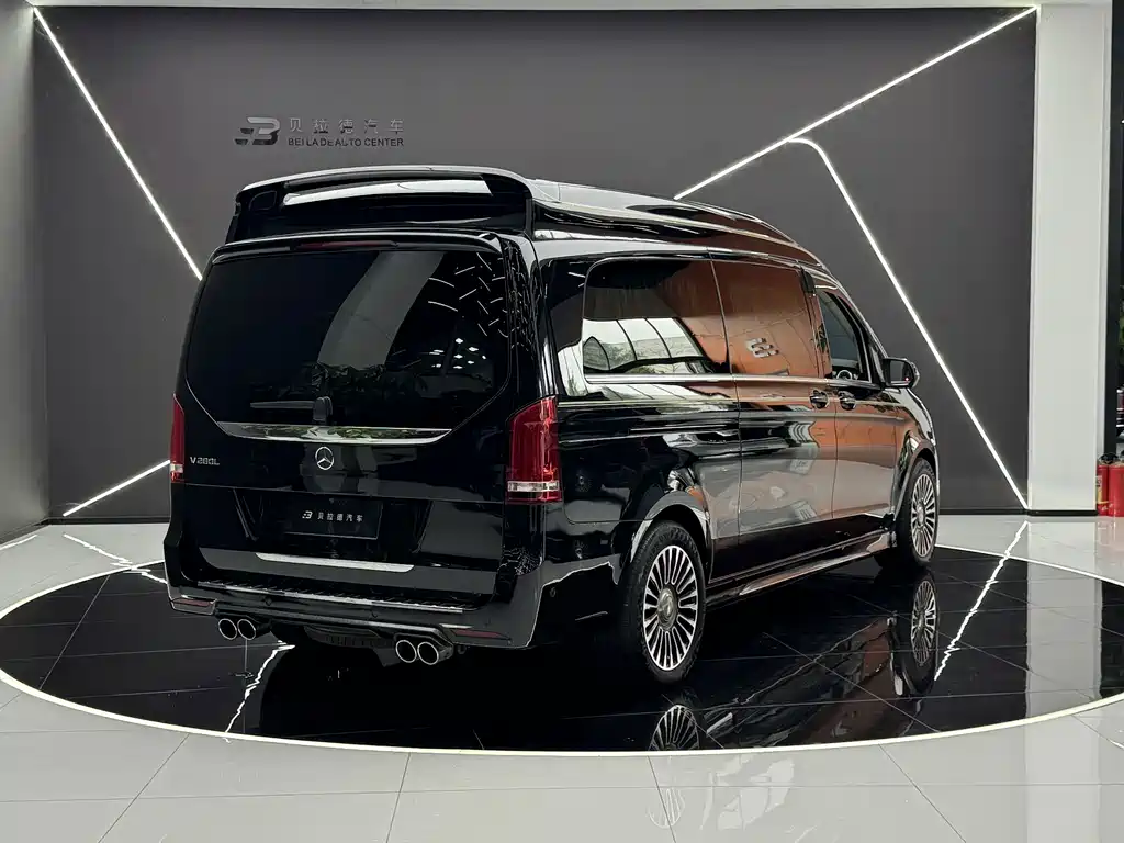 Mercedes-Benz V-Class 2022 — фото 20