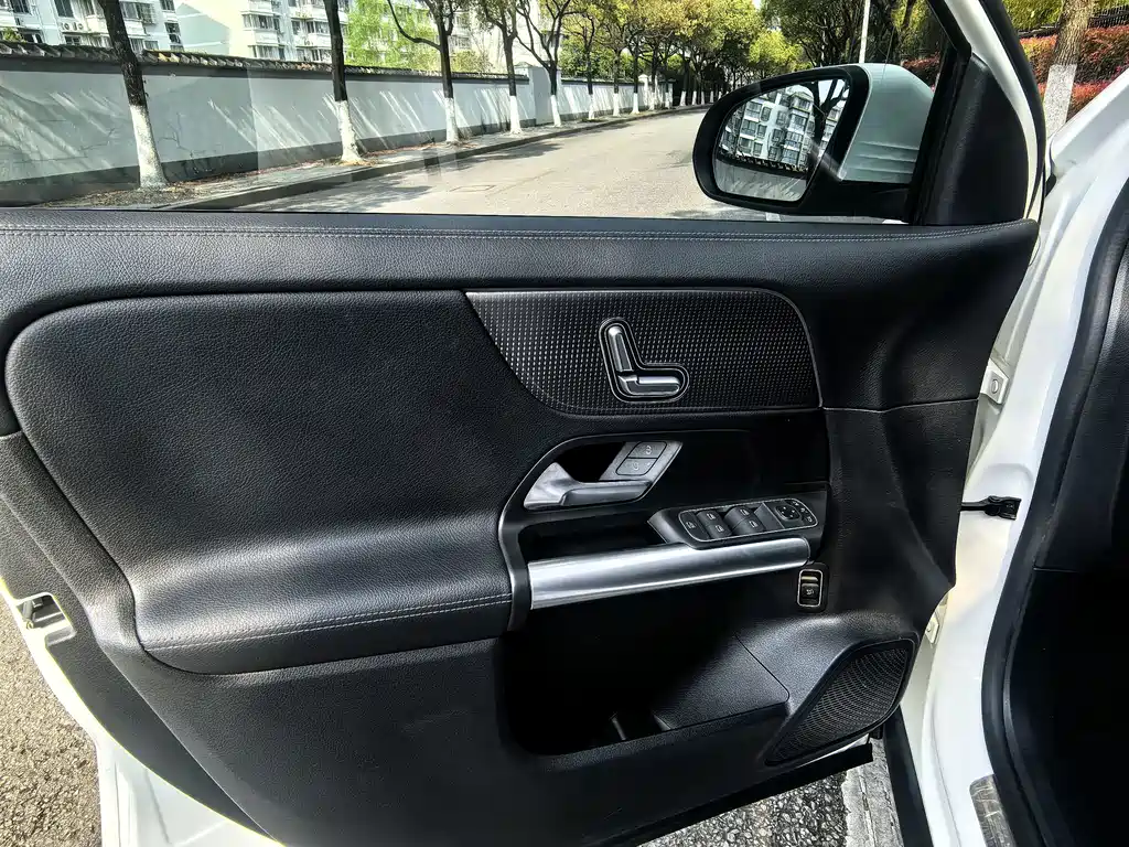Mercedes-Benz GLA 2023 — фото 11