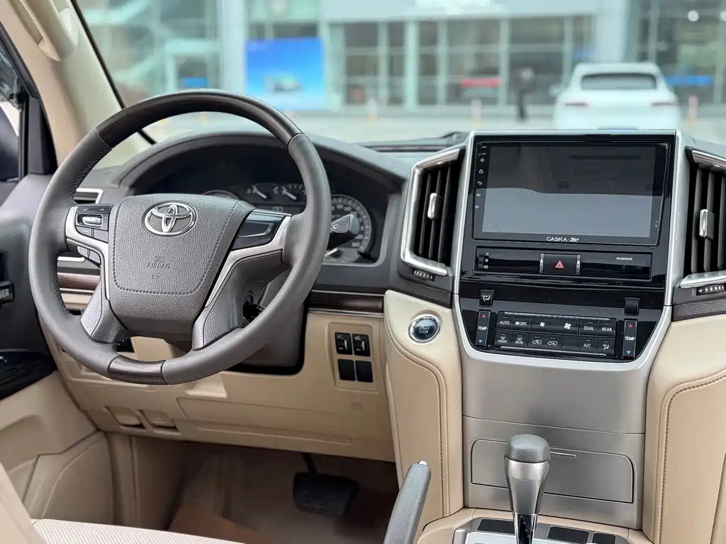 Toyota Land Cruiser 2019 — фото 8