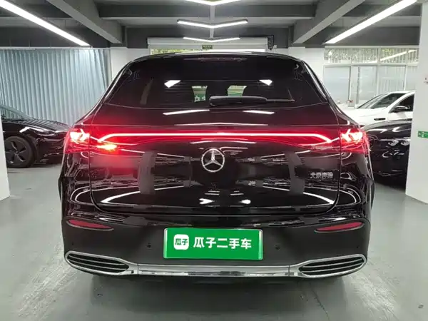 Mercedes-Benz EQE SUV 2023