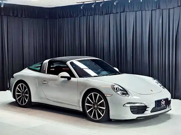 Porsche 911 2016