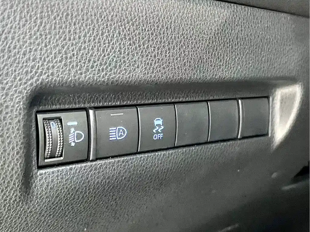 Toyota Venza 2023 — фото 6
