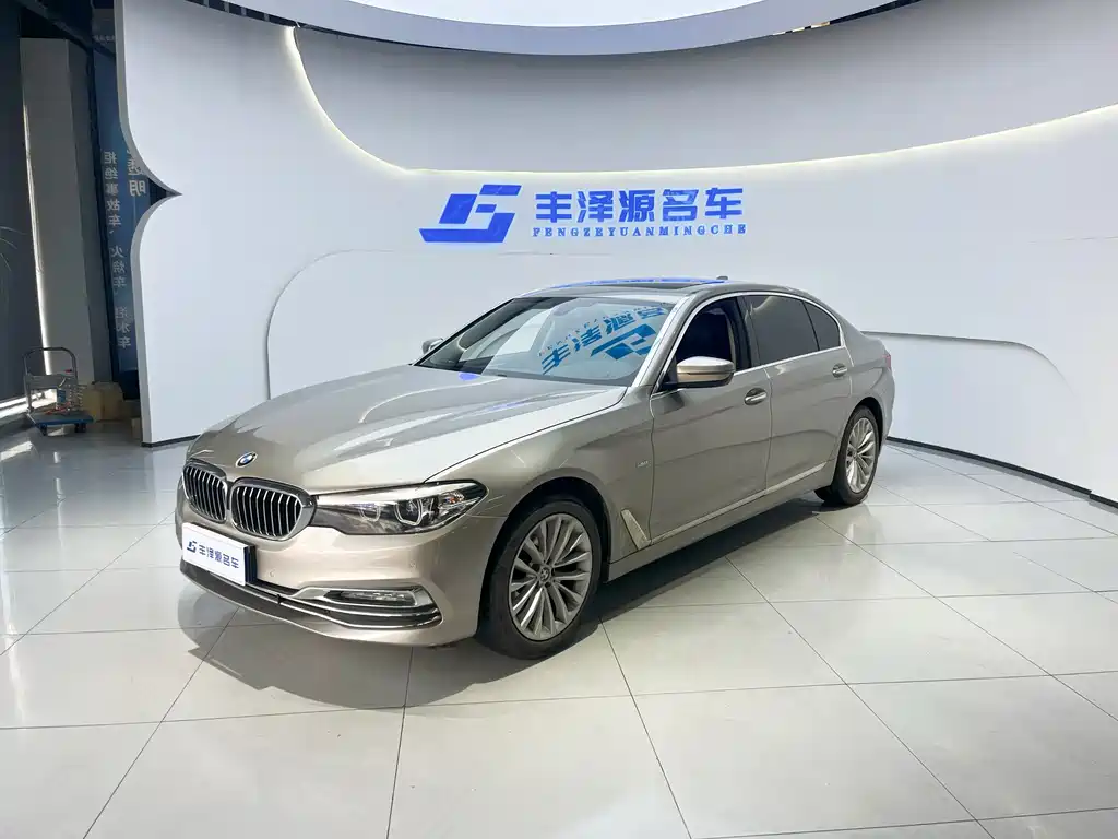BMW 5 Series 2018 — фото 1
