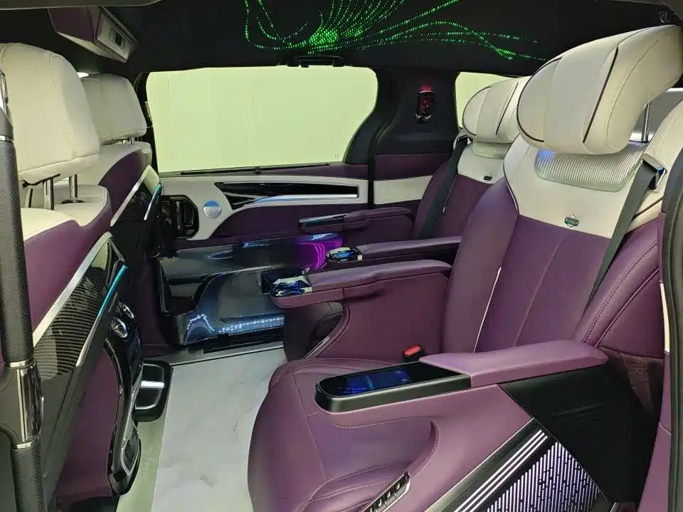 Toyota Granvia — фото 7