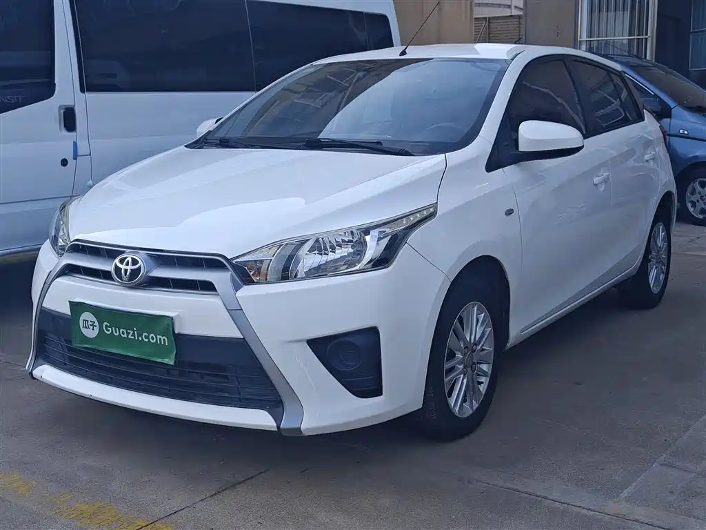 Toyota Yaris L 2015 — фото 2
