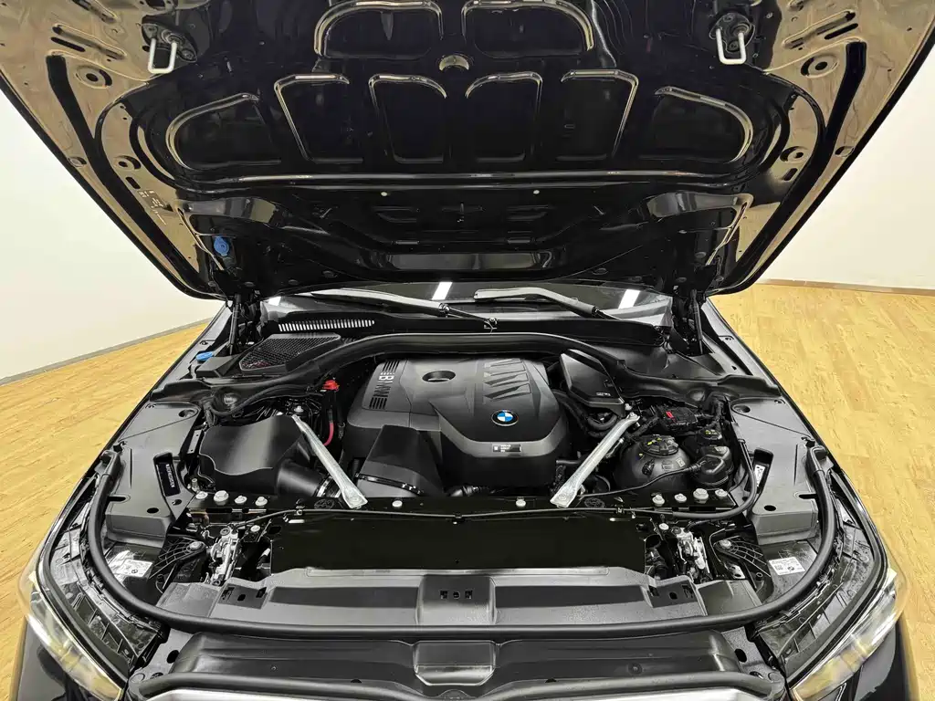 BMW 5 Series 2025