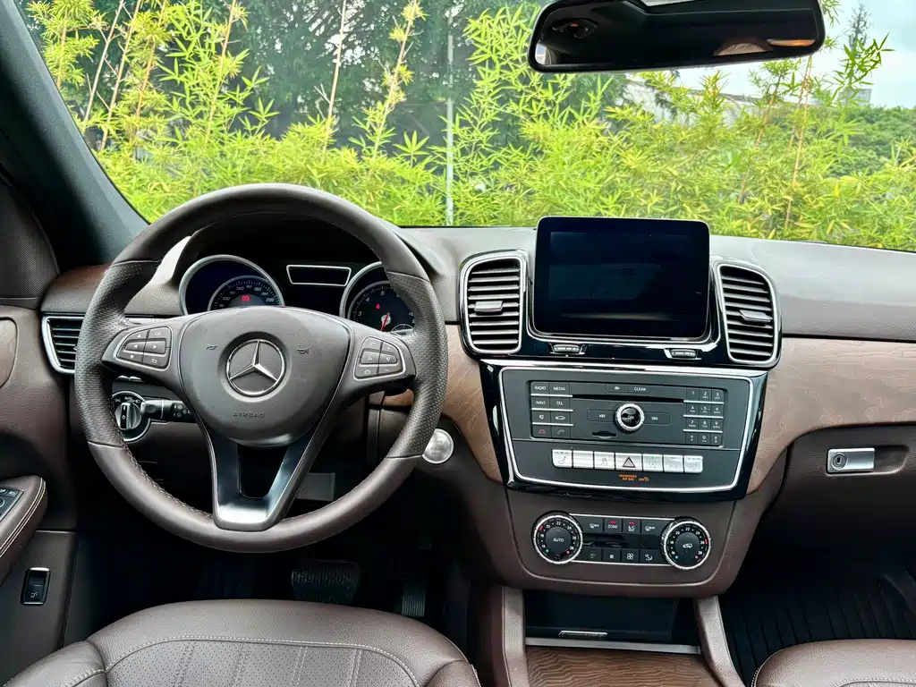 Mercedes-Benz GLE 2016 — фото 16