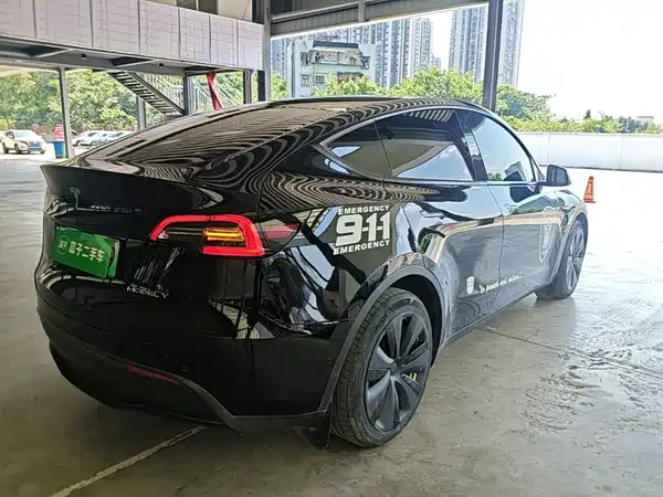Tesla Model Y 2022