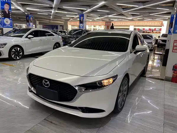 Mazda 3 Axela 2023