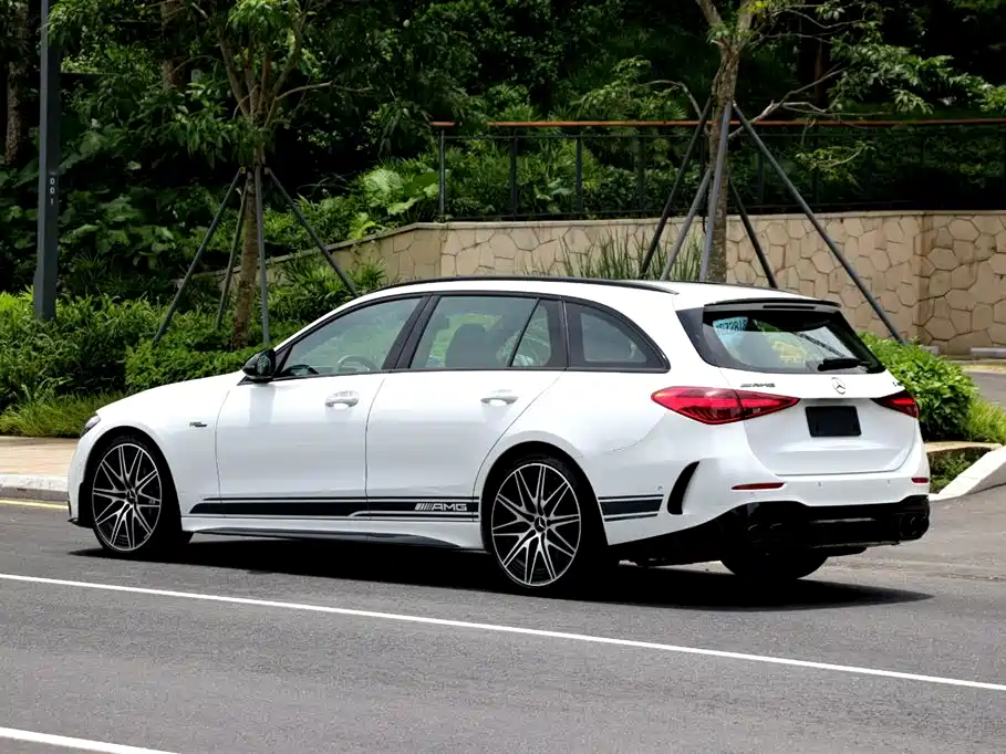 Mercedes-Benz C-Class AMG 2025 — фото 7