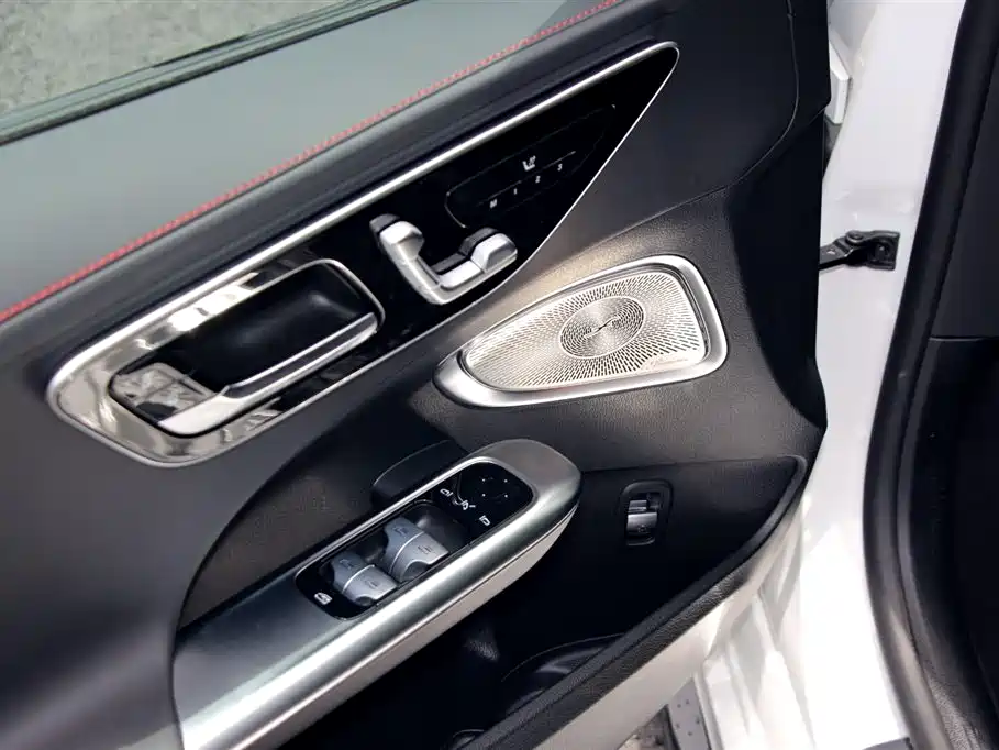 Mercedes-Benz C-Class AMG 2025 — фото 14